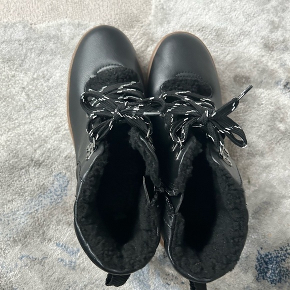 NWOT Nordstrom Rack CHIARA Black Lace Up Side Zip Faux Fur - Picture 4 of 8